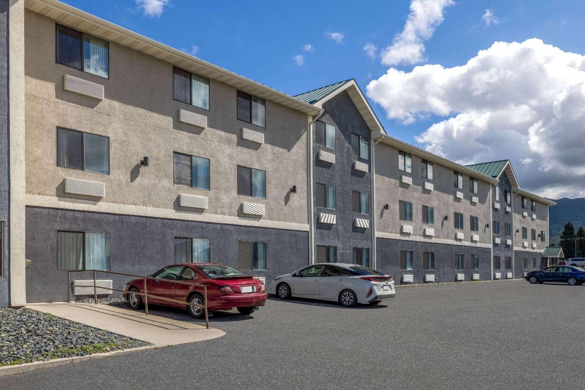 Wingate By Wyndham Center 3*