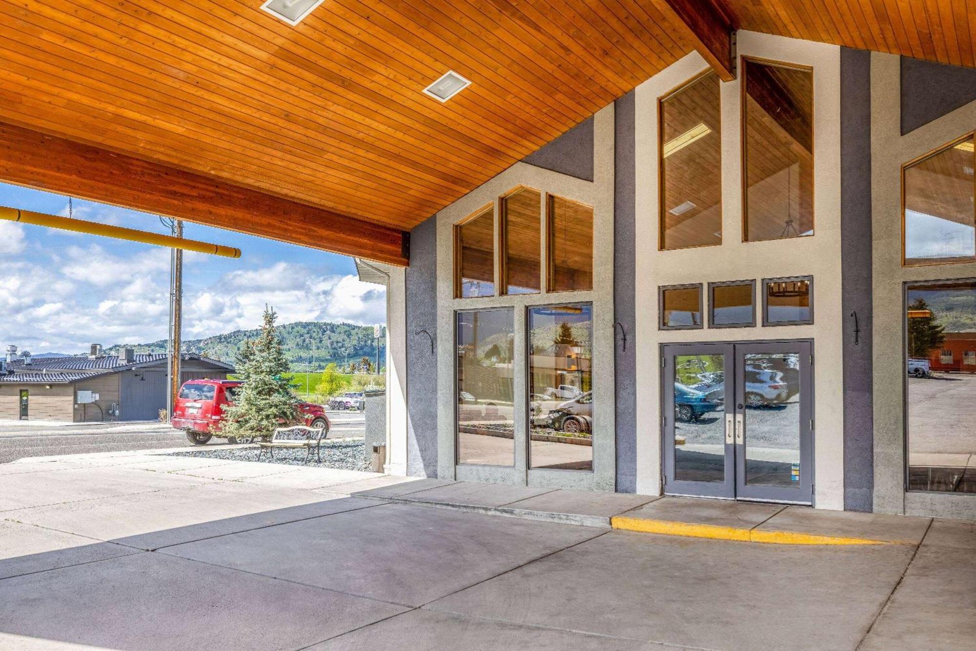 Wingate By Wyndham Center 3*